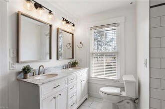 227 James St in Smithfield, VA - Foto de edificio - Building Photo