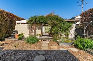 4593 Hollister Ave in Santa Barbara, CA - Building Photo