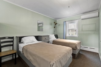 8 Traynor St in Old Orchard Beach, ME - Building Photo - Building Photo