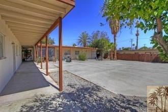 580 S Desert View Dr in Palm Springs, CA - Building Photo - Building Photo