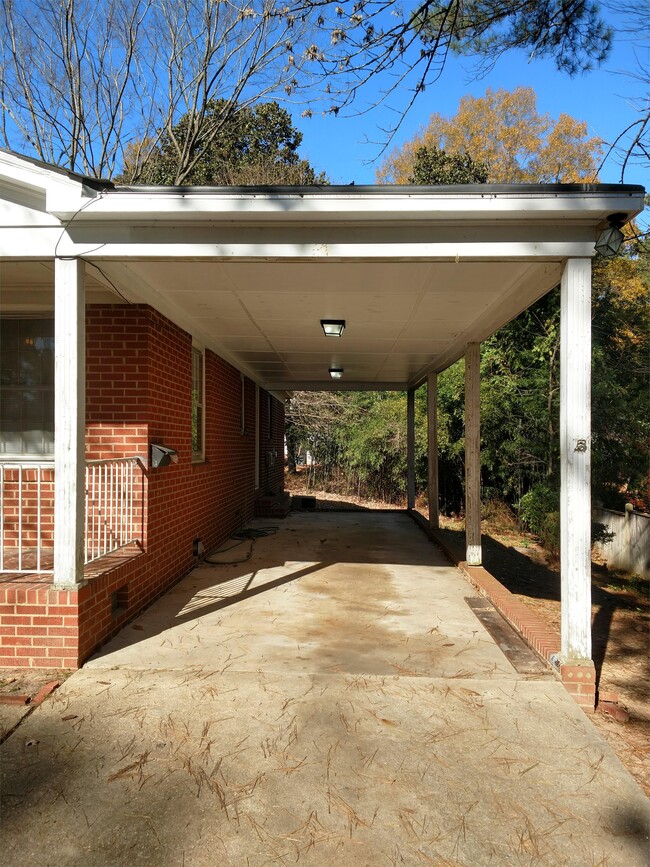 310 Bracken St in Sanford, NC - Foto de edificio - Building Photo