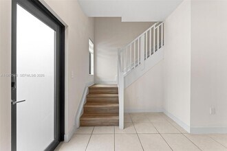 4546 NW 83rd Ave in Doral, FL - Building Photo - Building Photo