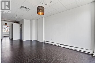 90 St Paul St in St Catharines, ON - Building Photo - Building Photo