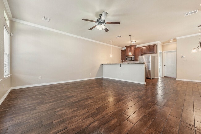 304 Live Oak St in College Station, TX - Building Photo - Building Photo