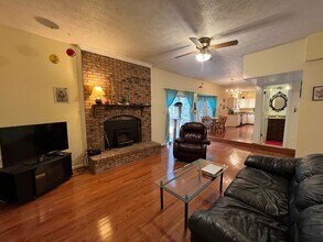 6001 River Forest Dr in Manassas, VA - Building Photo - Building Photo