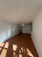 125 SW 1st Ave in Hallandale Beach, FL - Building Photo - Building Photo