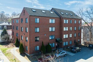 Chestnut Place in Worcester, MA - Building Photo