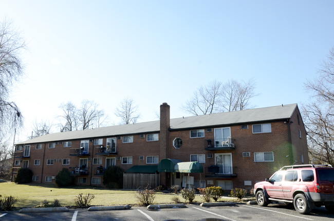 Springview Garden Apartments in Morton, PA - Building Photo - Building Photo