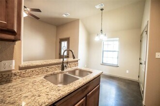 663 W Tarleton in Stephenville, TX - Building Photo - Building Photo