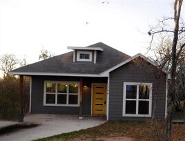1506 Packsaddle Trail in Kingsland, TX - Building Photo