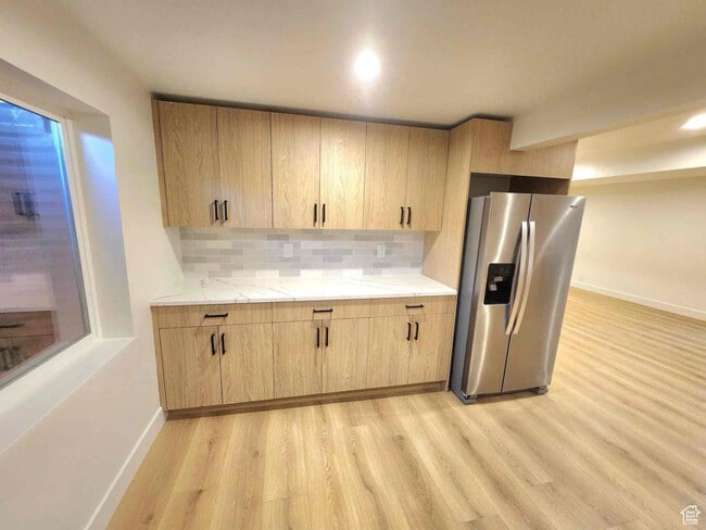 10074 Countrywood Dr in Sandy, UT - Foto de edificio - Building Photo