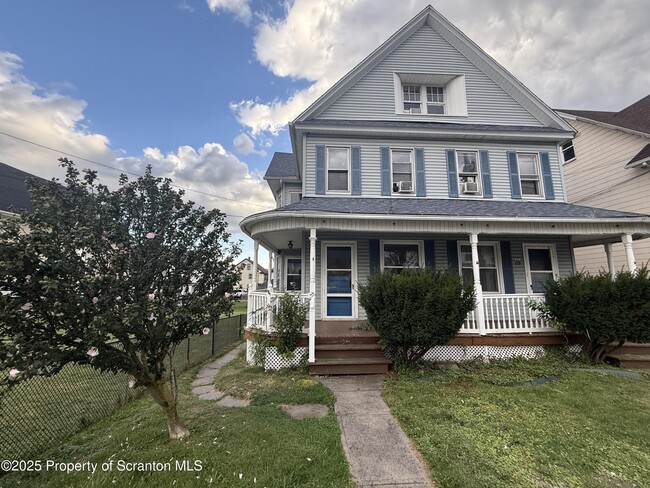 property at 1531 33 Washburn St