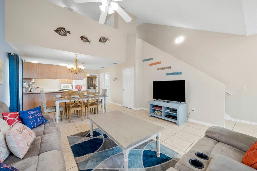 126 Seagrass Wy in Panama City Beach, FL - Building Photo