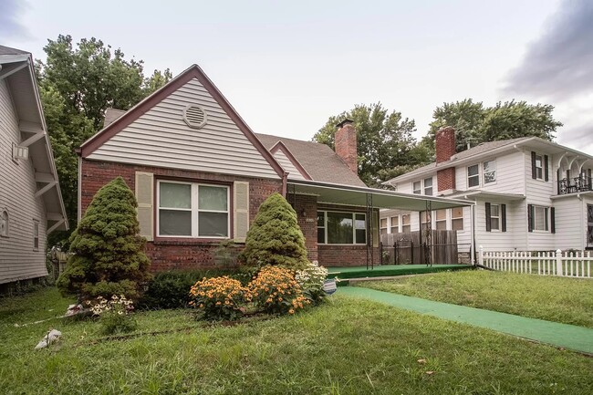 5830 Paseo Blvd in Kansas City, MO - Building Photo - Building Photo