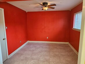 1942 Mediamolle Dr in New Orleans, LA - Foto de edificio - Building Photo