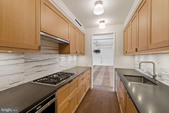 2660 Connecticut Ave NW in Washington, DC - Building Photo - Building Photo
