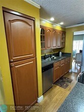 8253 NW 8th Pl in Plantation, FL - Foto de edificio - Building Photo