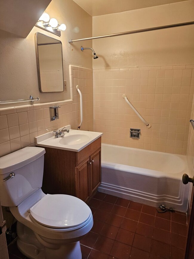 property at 1839 Fremont Ave