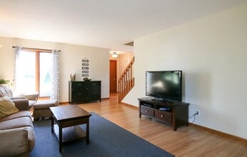 6301 Hartford Dr in Madison, WI - Building Photo - Building Photo