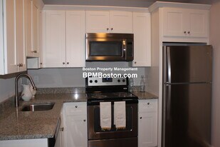 2 Merrymount Pky, Unit #2 in Quincy, MA - Building Photo