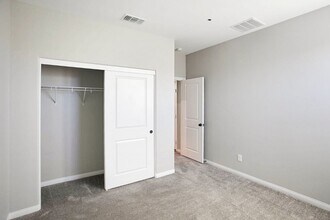 2865 Mincio St in Henderson, NV - Building Photo - Building Photo