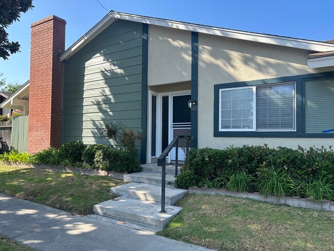 property at 625 W Main St