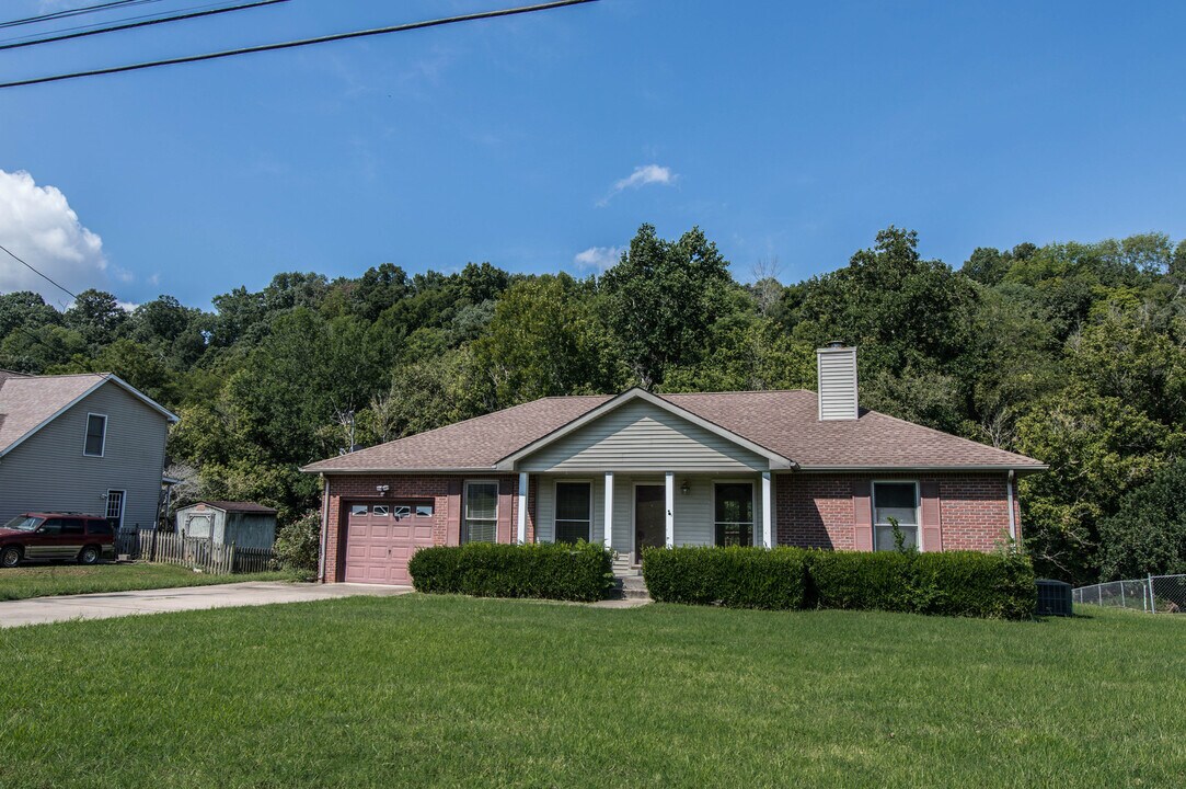 3416 Clearwater Dr in Clarksville, TN - Building Photo