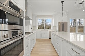 2 Argento Ln in Norwalk, CT - Building Photo - Building Photo