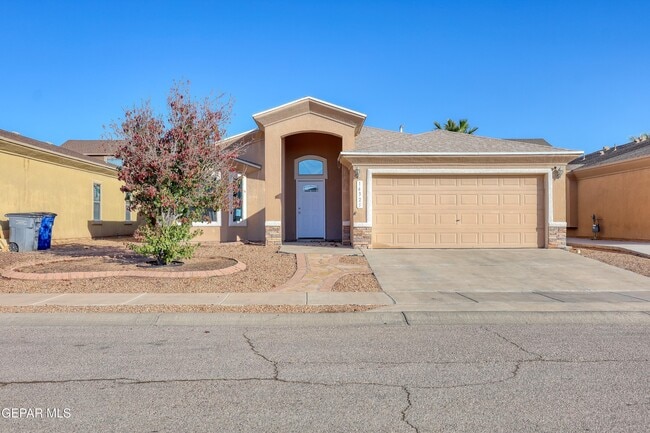 14325 Woods Point Ave