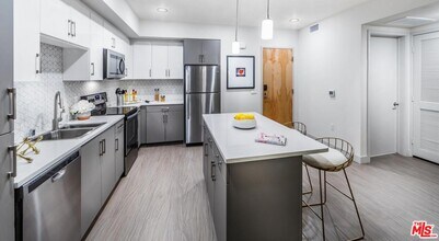 950 E 3rd St in Los Angeles, CA - Building Photo - Building Photo