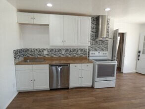 1293 Oak Knoll Rd in Santa Maria, CA - Building Photo - Building Photo