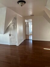 19 Emmons Pl-Unit -B in New Britain, CT - Building Photo - Building Photo