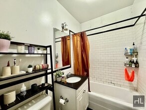 21 STREET, Unit 3B in Queens, NY - Building Photo - Building Photo