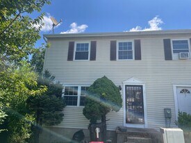 9 Lenis Ct in Woodlawn, MD - Building Photo