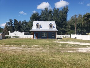 7285 Wpa Rd in Brooksville, FL - Foto de edificio - Building Photo