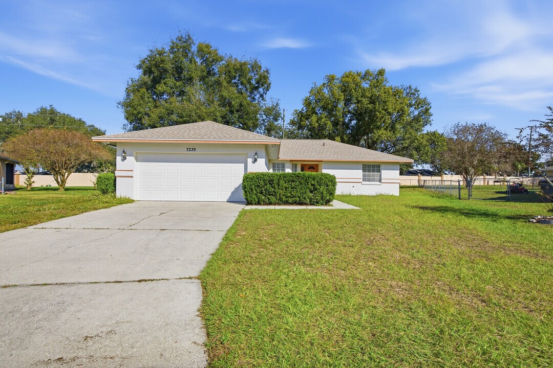 7239 Scenic Pl in Lakeland, FL - Building Photo