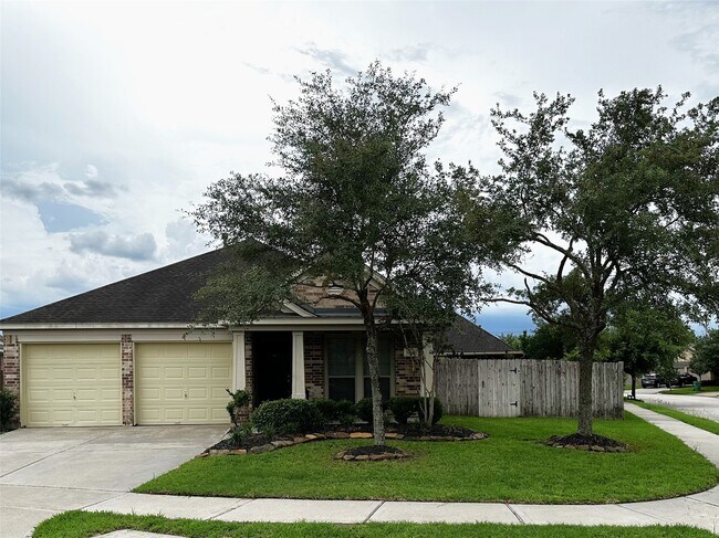 property at 31818 Forest Park Ct