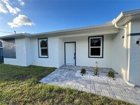 2718 Helen Pl in Lehigh Acres, FL - Building Photo