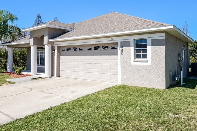 1101 Rolling Stone Run in Odessa, FL - Foto de edificio - Building Photo