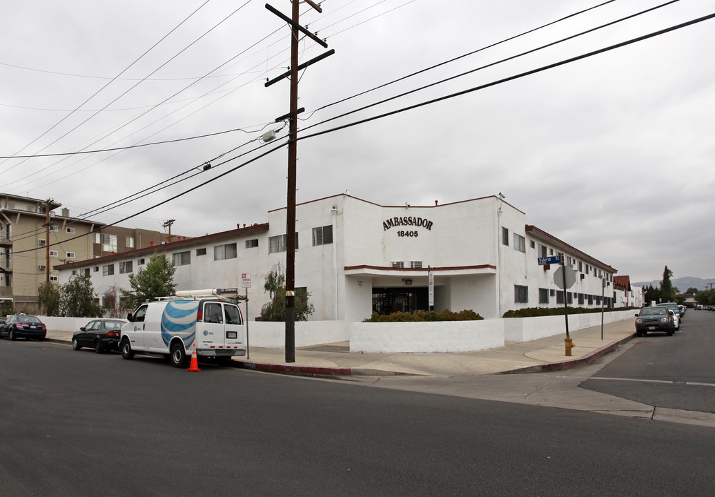 Ambassador in Reseda, CA - Foto de edificio