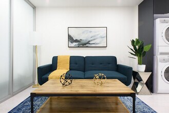 244 E 75th St in New York, NY - Building Photo - Building Photo