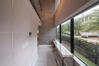 5601 N Ocean Dr in Hollywood, FL - Building Photo - Building Photo