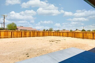 21471 Reed Pl in California City, CA - Building Photo - Building Photo