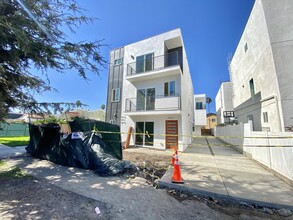 2823 Virginia Rd in Los Angeles, CA - Building Photo - Building Photo