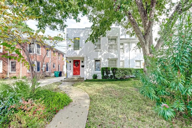 property at 1852 Sul Ross St