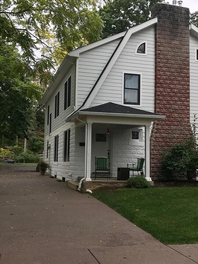 112 Ridge Ave