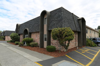 Auburn Landing Apartments in Auburn, WA - Foto de edificio - Building Photo