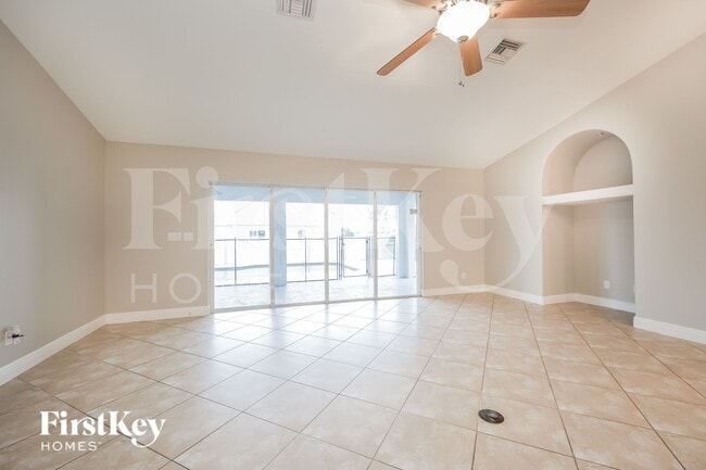 346 NE 23rd St in Cape Coral, FL - Foto de edificio - Building Photo