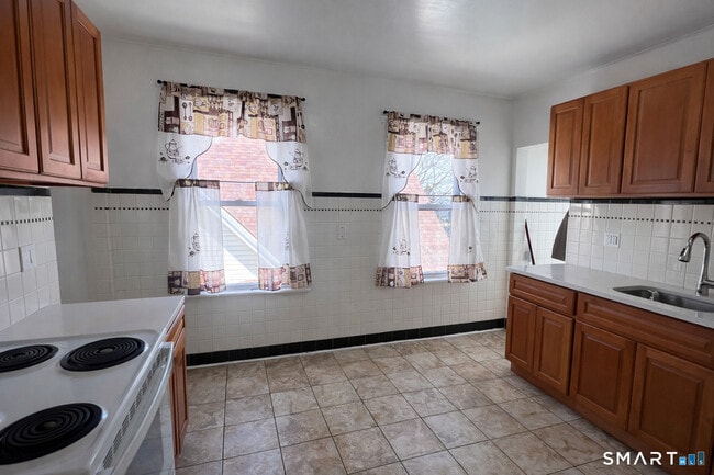 805 Capitol Ave in Bridgeport, CT - Building Photo - Building Photo