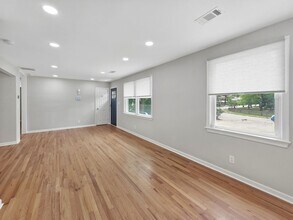 1752 Lynn Ln in Decatur, GA - Building Photo - Building Photo